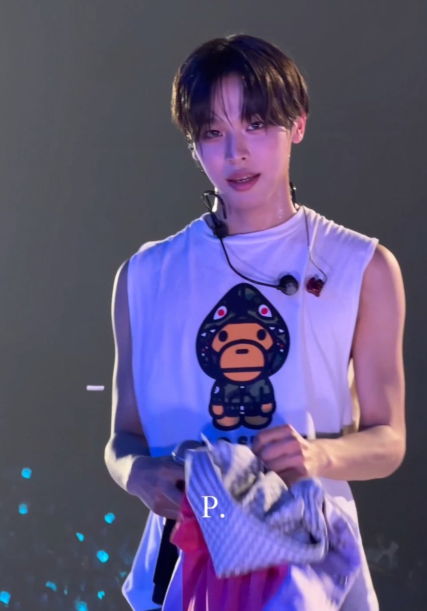 riri..𖧧 tweet media