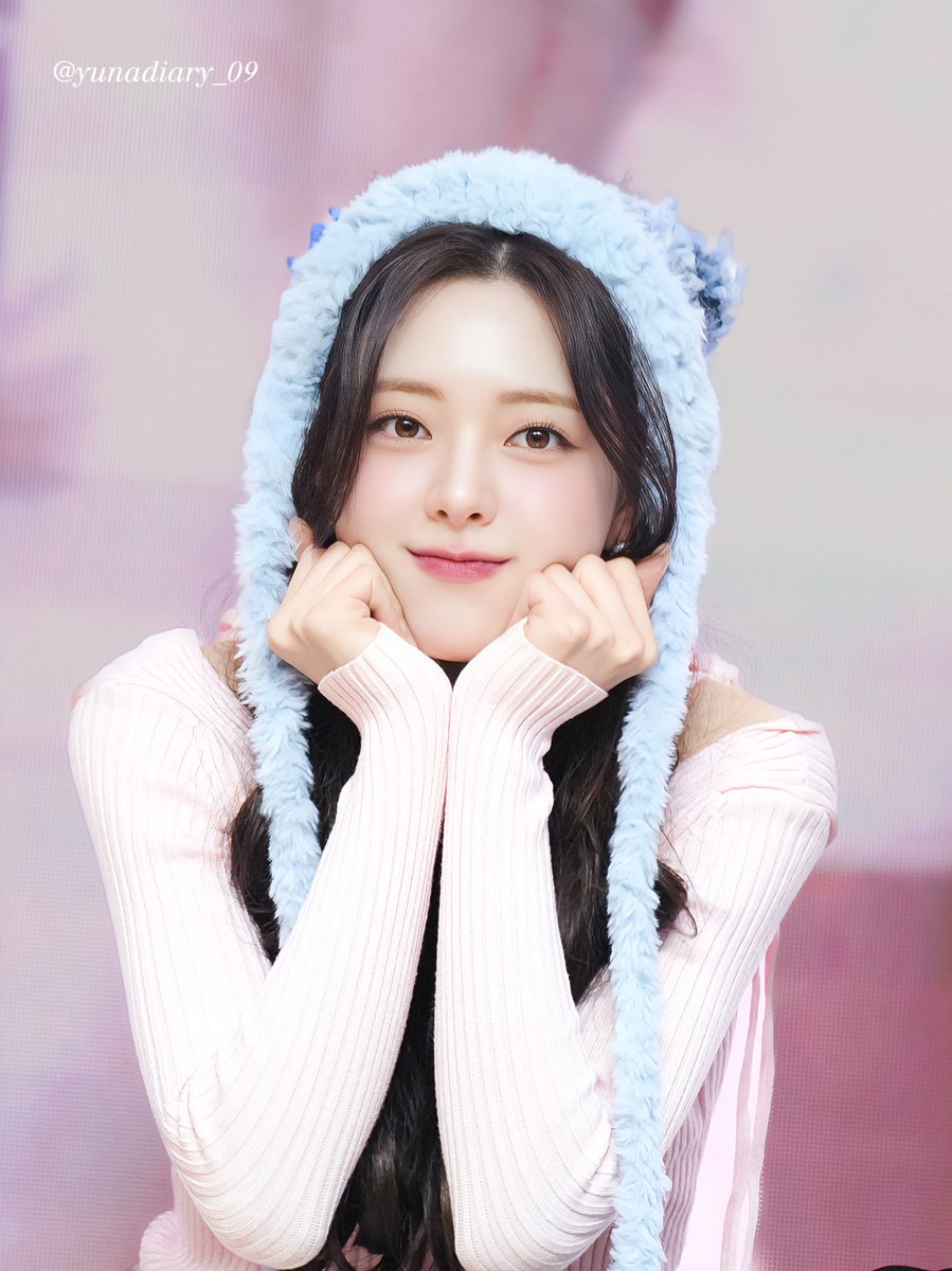 yunadiary_09 tweet media