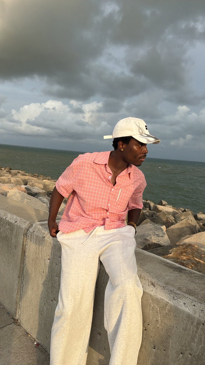 Cleverly 💐 tweet media