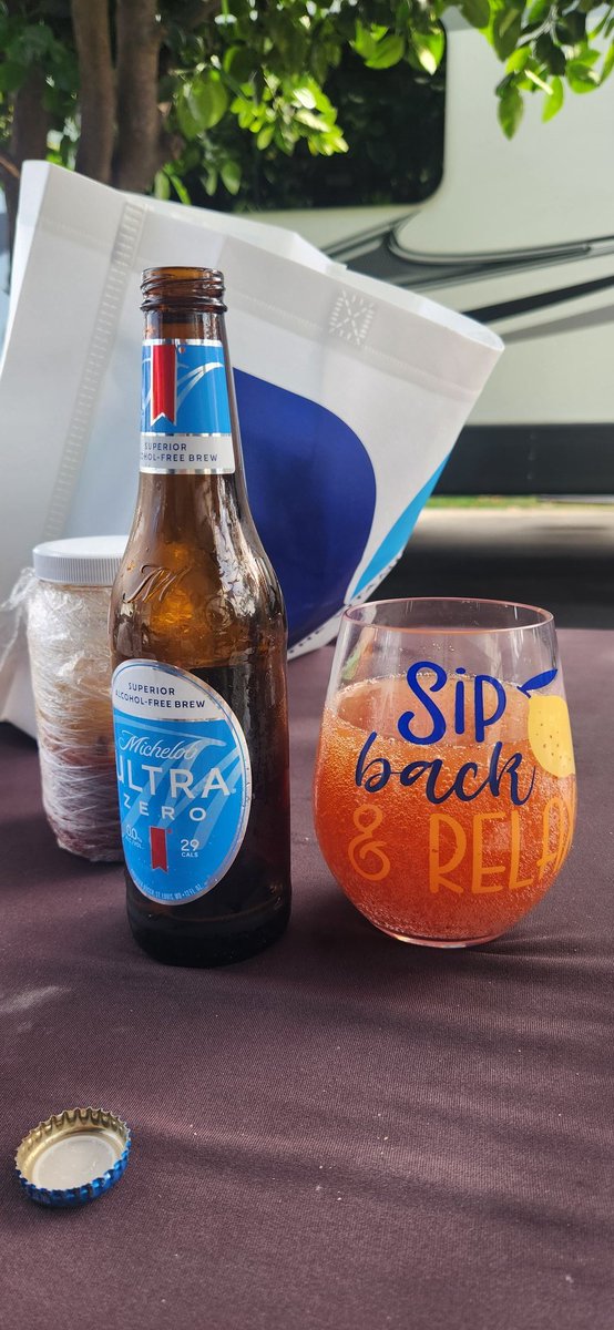 onalishasmind's tweet photo. The weekend.

@MichelobULTRA https://t.co/ZUZpt5pNzQ