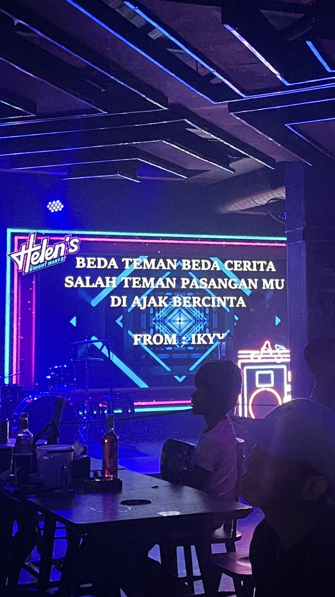 ali ᥫ᭡ tweet media