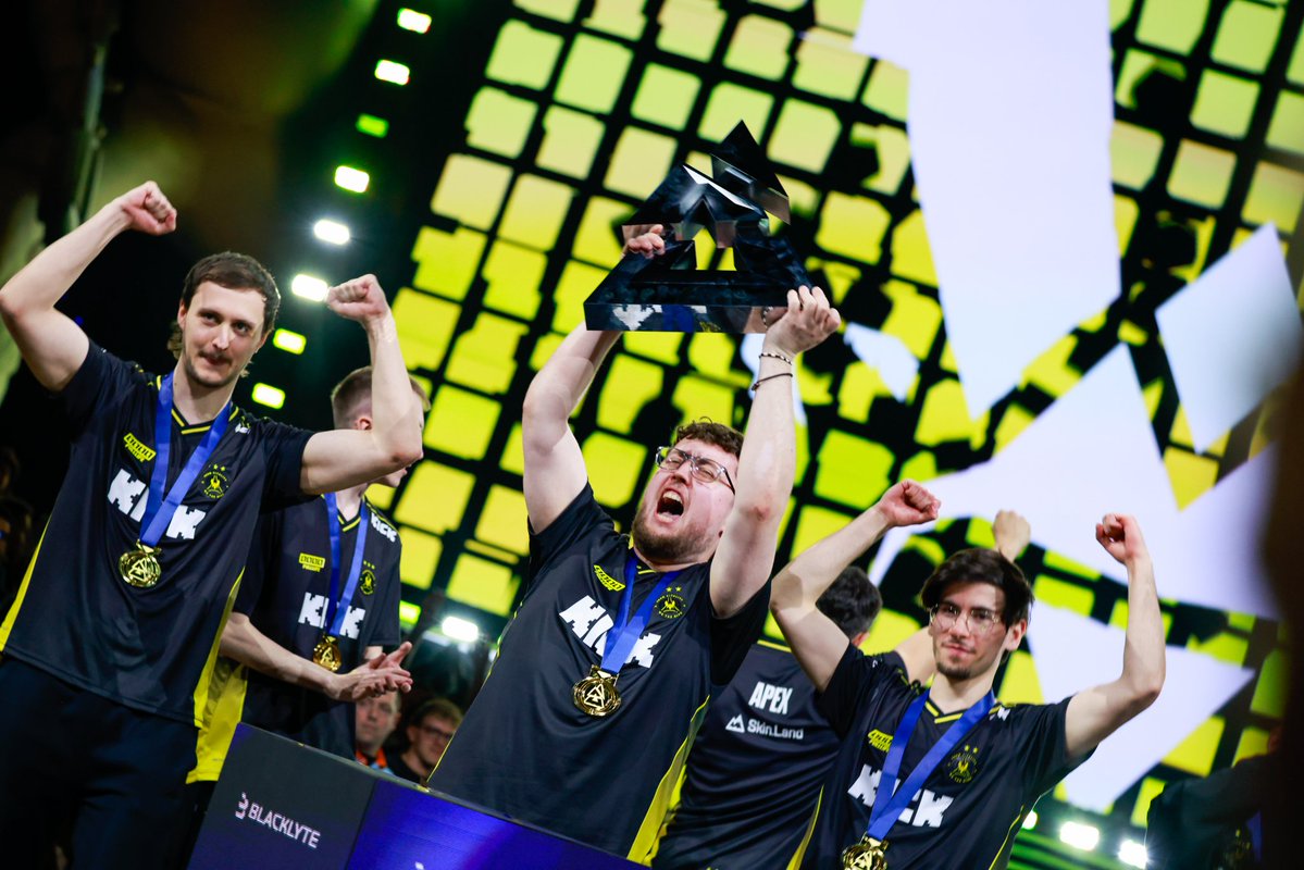 OfficialRefrag tweet media