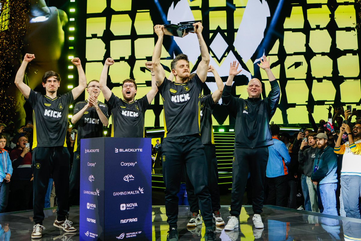 OfficialRefrag tweet media