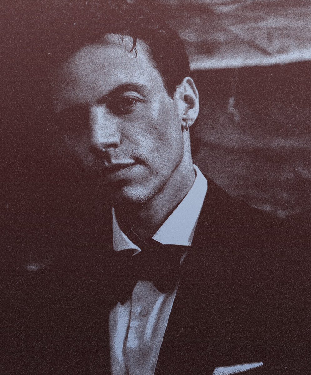 𝐞𝐯𝐚𝐧. tweet media