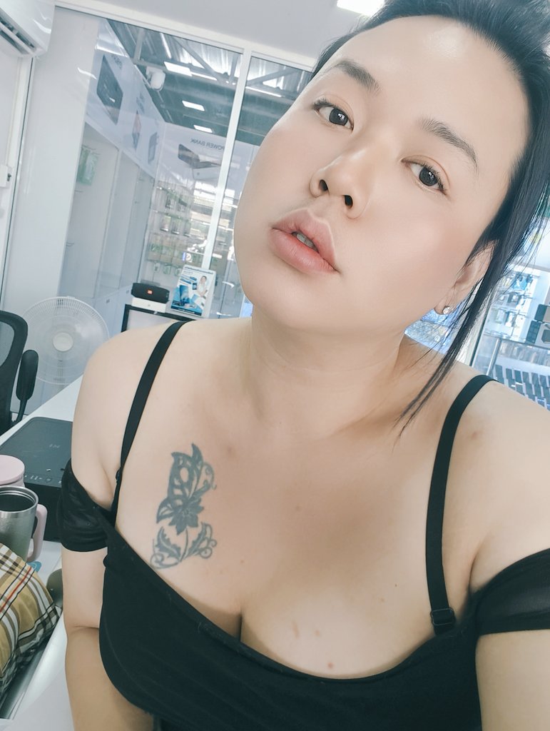 สาวสอง tweet media