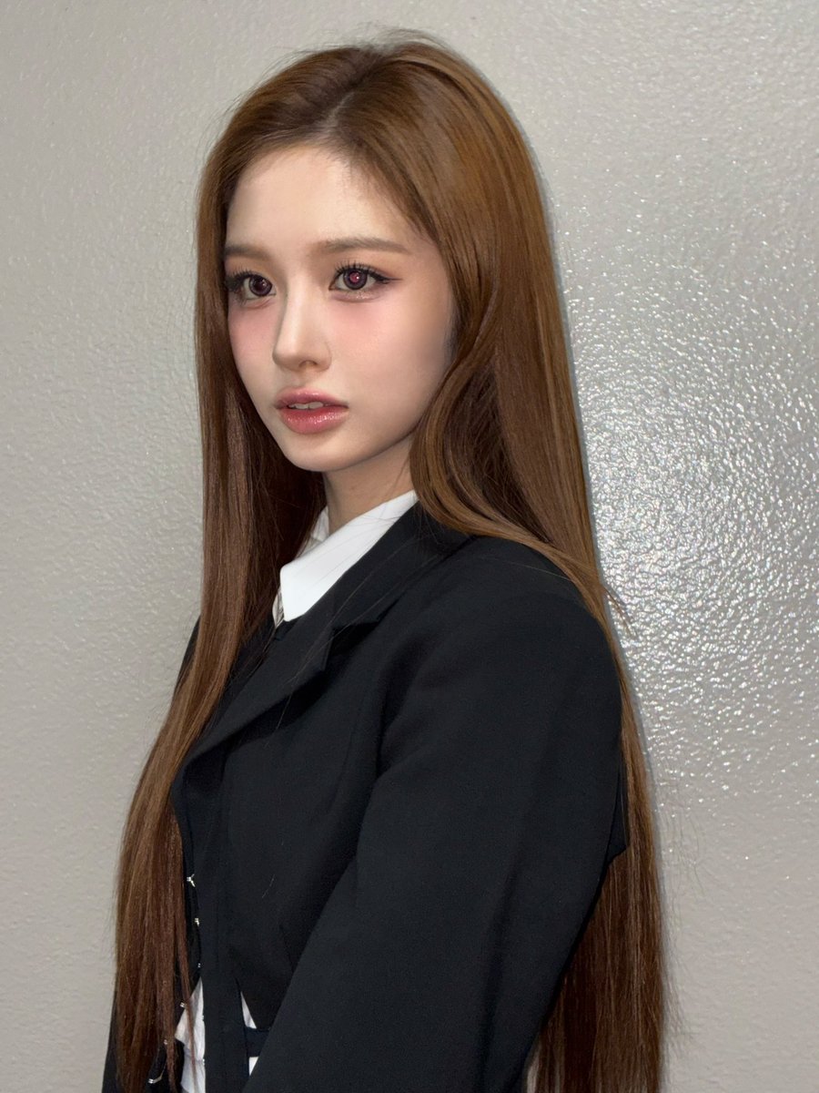 Sullyoon. tweet media