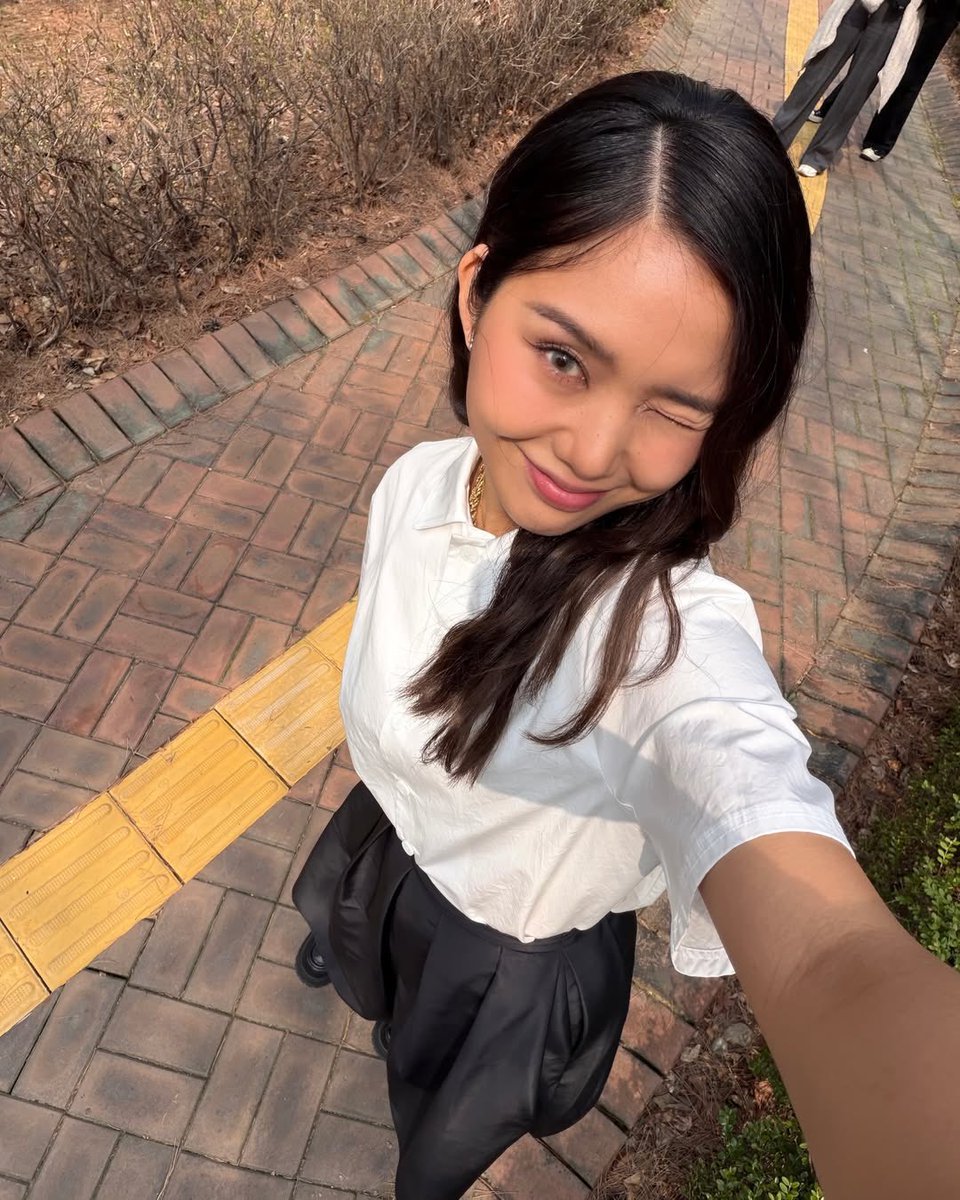 다섯시일분 tweet media