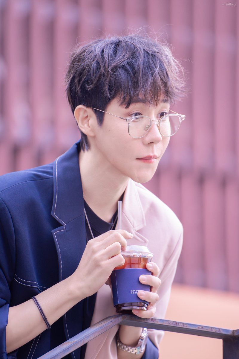 ꜱᴛʀᴀᴡʙᴇʀʀʏ tweet media