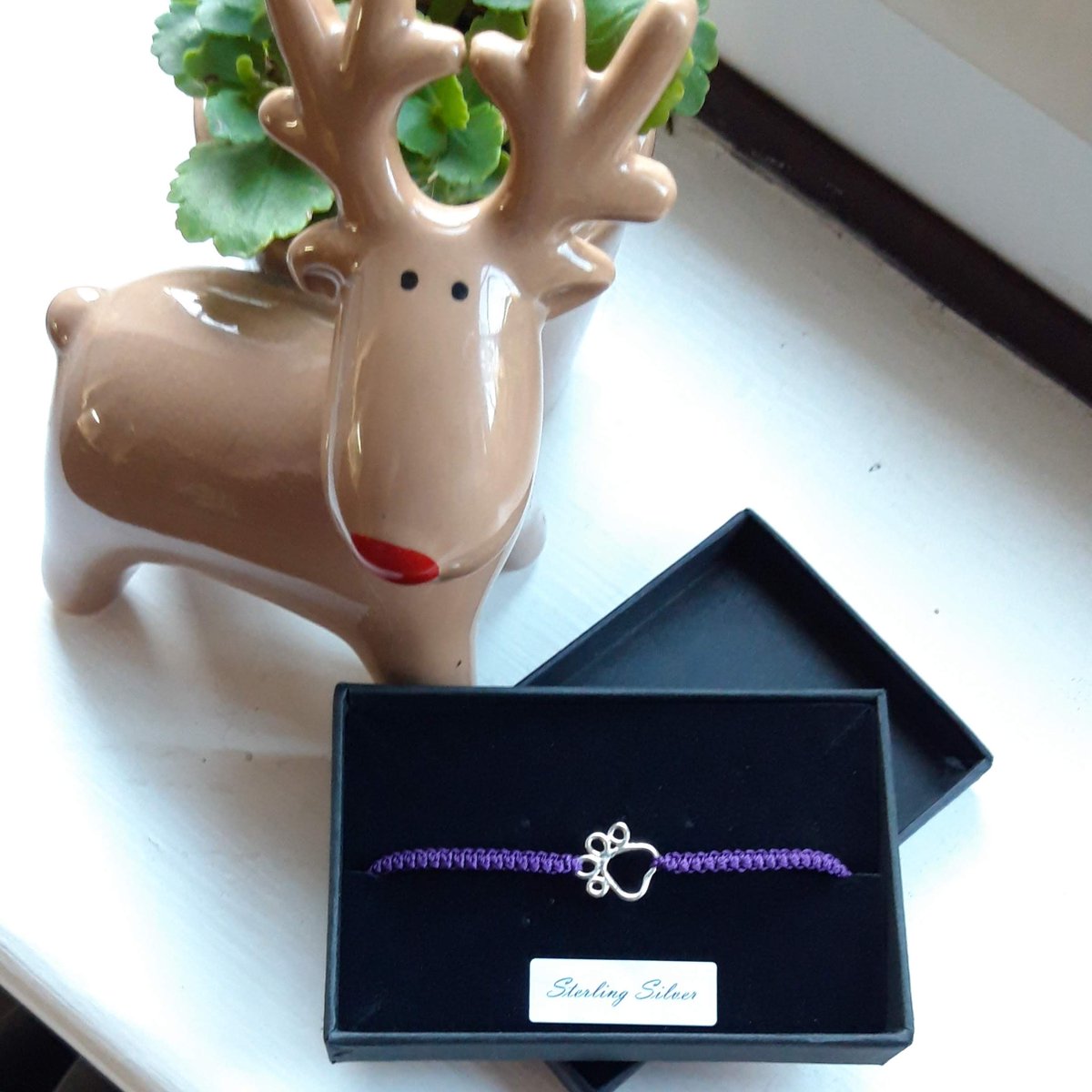 Cheryls_Jewels's tweet image. Something for #caturday Cute sterling silver paw print charm bracelets in pink or purple. A fab gift idea! etsy.com/uk/listing/219… #earlybiz #shopindie #UKGiftAM #UKGiftHour