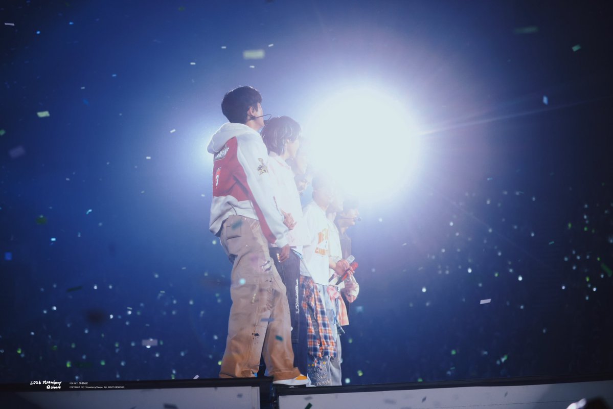 𝐒𝐭𝐫𝐚𝐰𝐛𝐞𝐫𝐫𝐲𝐂𝐡𝐞𝐞𝐬𝐞. tweet media