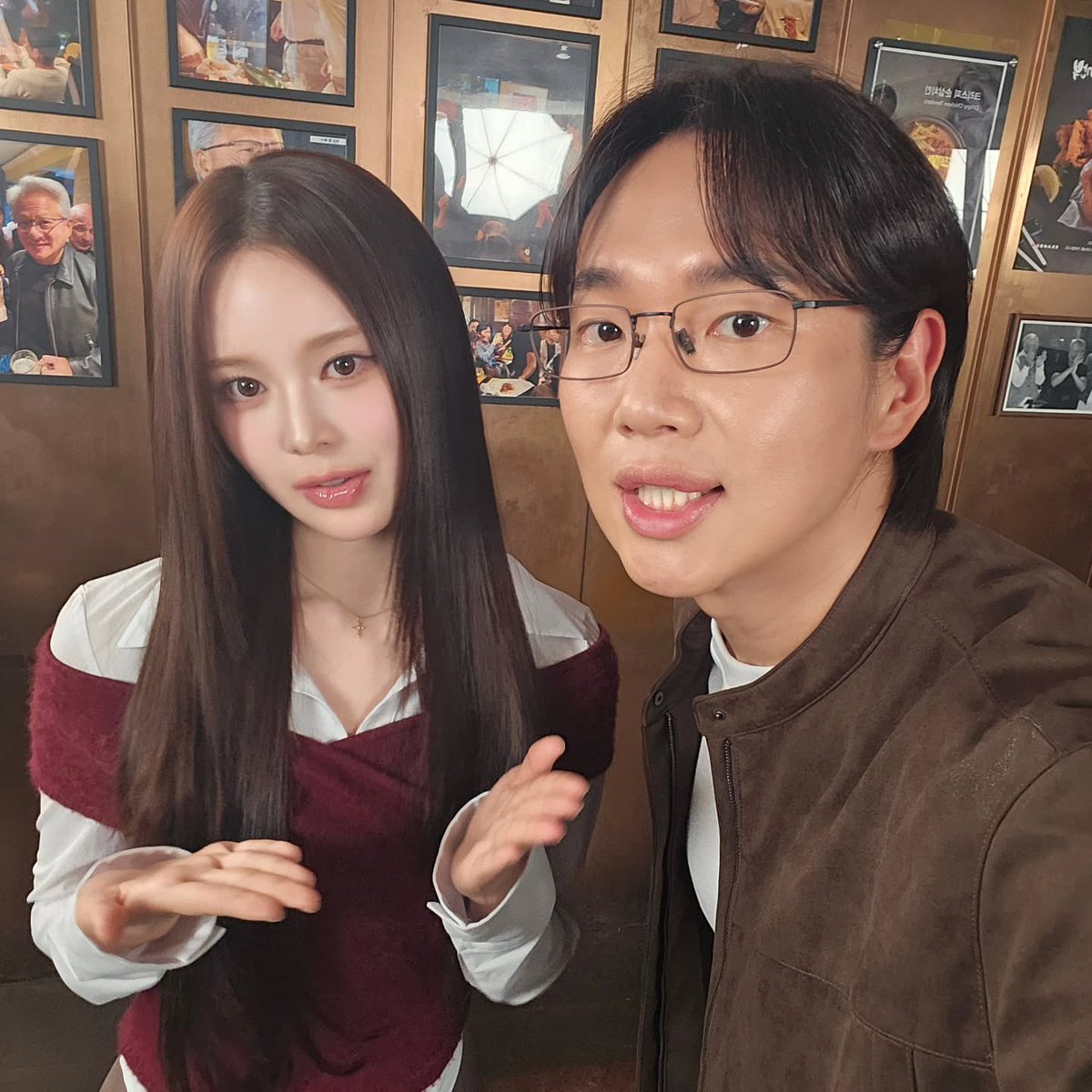 iznavibe's tweet photo. Seems like Jeemin is a cast member for a new show on Channel A! 

"First recording for a new program on #ChannelA But our maknae cast member Bang Jeemin, I can't tell if she's a doll or a person" https://t.co/wVpgATwnD1