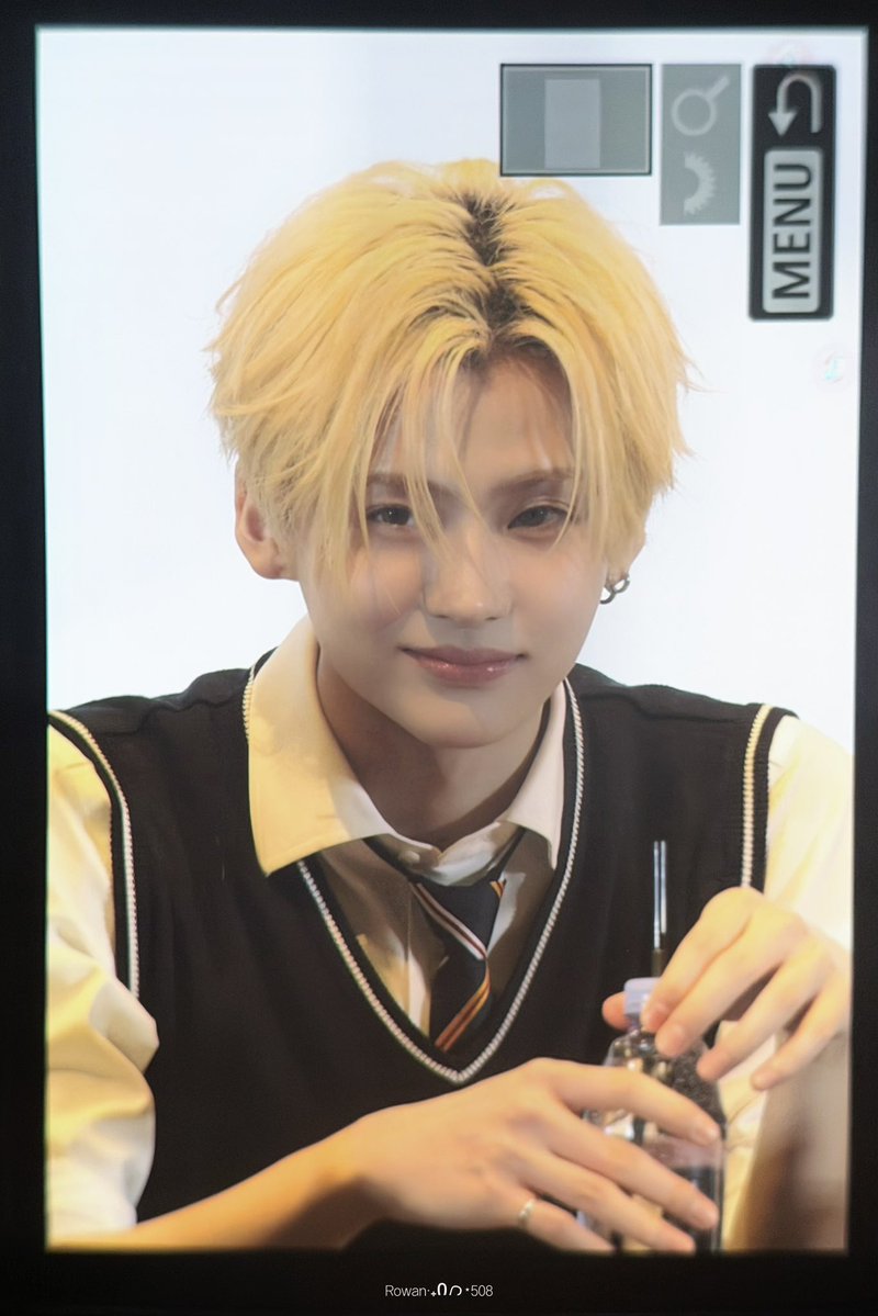 Rowan508 tweet media