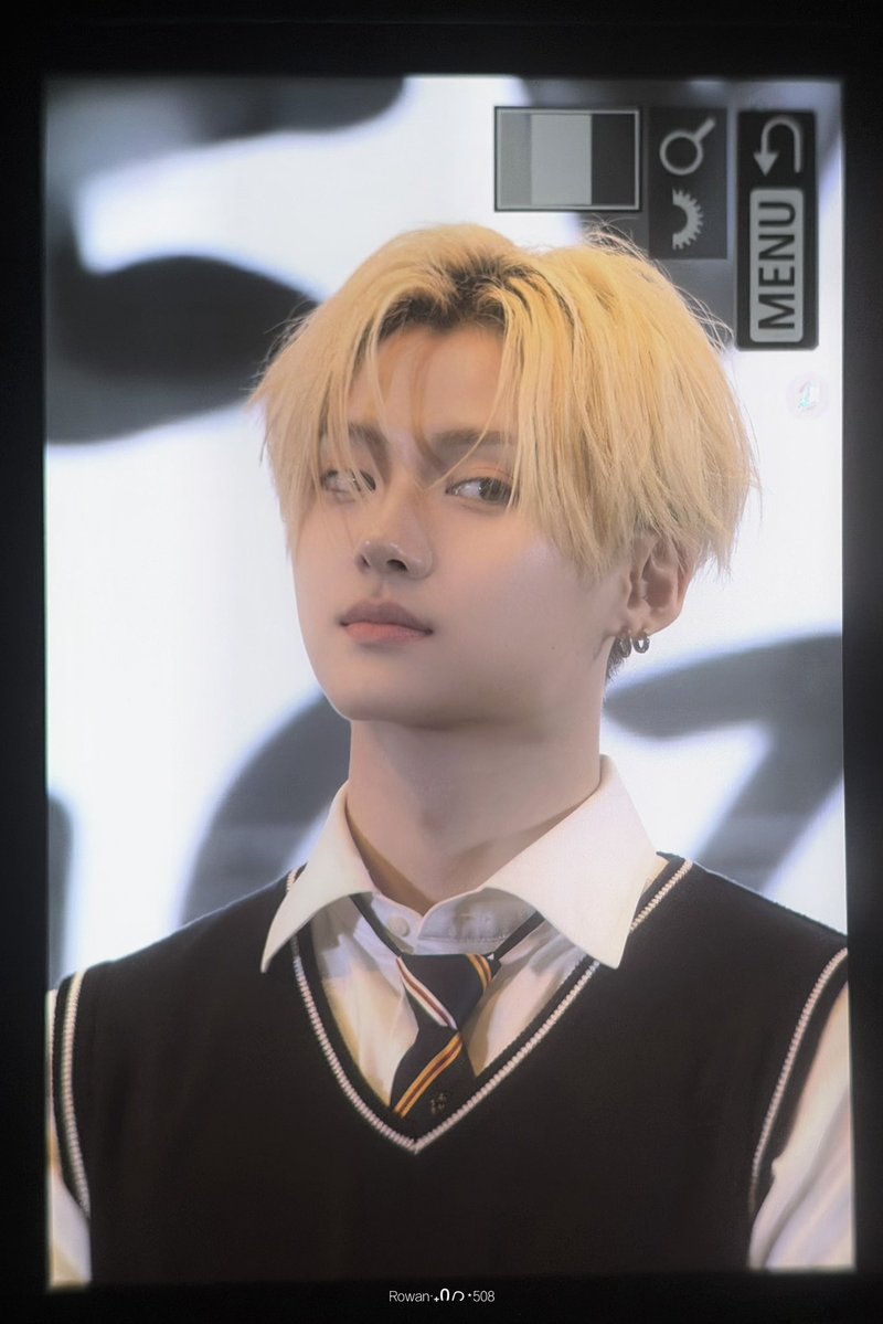 Rowan508 tweet media