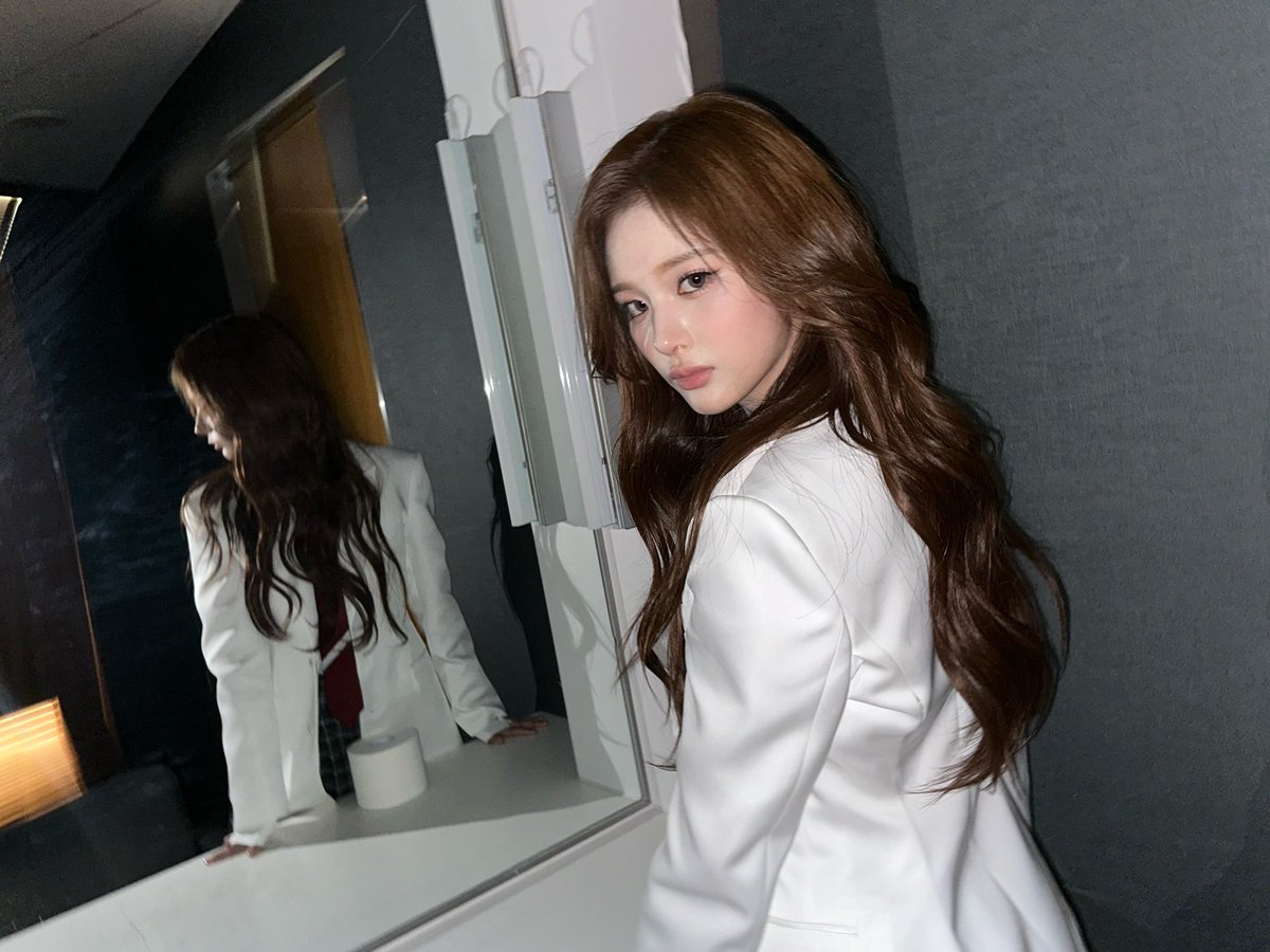 Sullyoon. tweet media