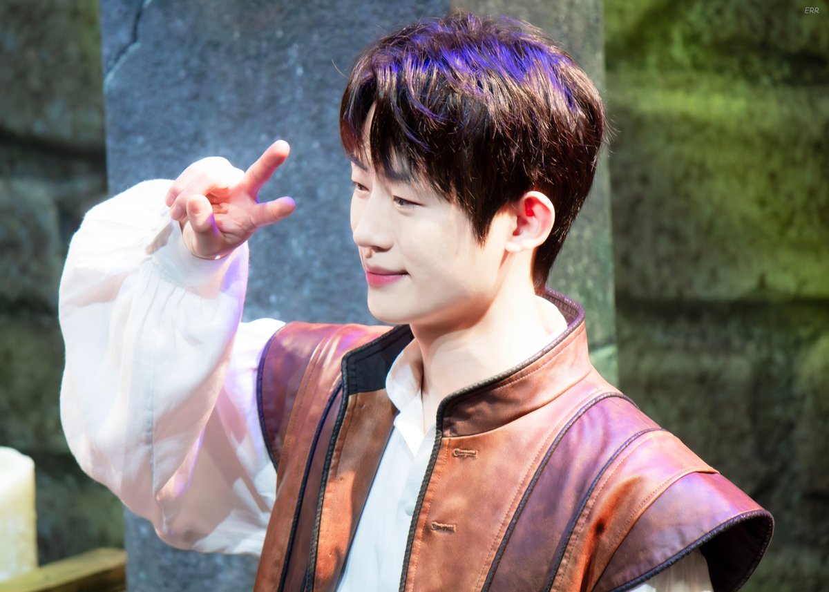 𝙀𝙍𝙍 tweet media