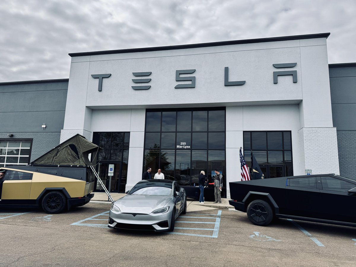 JEHazel75's tweet photo. Great time yesterday at the @TeslaOwnersMS Q1 Delivery Assist Event. 17 deliveries and 24 demo drives! Special thanks to @JoNationLive and @TheCaptainEli for making the drive out and participating all day! Lots of fun welcoming new members into the Tesla community!

@chattybird0306 @ajcrawford1022