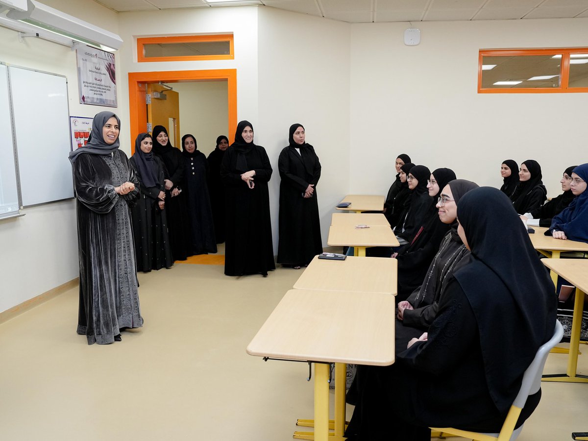 Qatar_Edu's tweet photo. وزيرة التربية والتعليم والتعليم العالي تتفقد عدداً من المدارس بالتزامن مع انتظام الدراسة الحضورية

للمزيد:
https://t.co/PcDlMWqgbj

#وزارة_التربية_والتعليم_والتعليم_العالي https://t.co/fbM0VhENVY