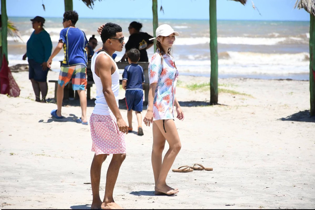 Ambiente en la playa del Bluff Beach 🏖️👙 

#RACCS 
#NicaraguaÚnicaOriginal