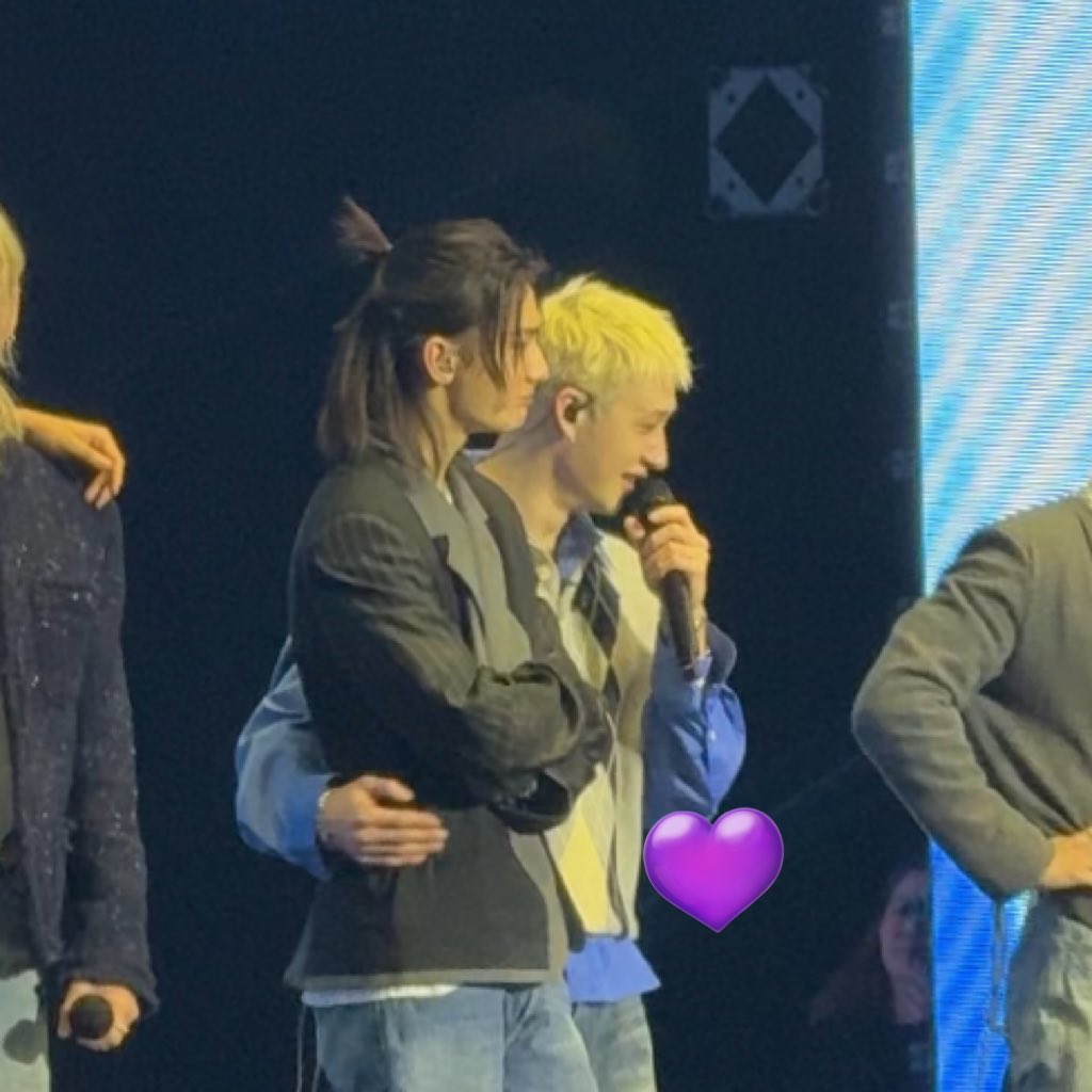 nazzle dazzle (got headpats from chan) ⊹₊⟡⋆ tweet media