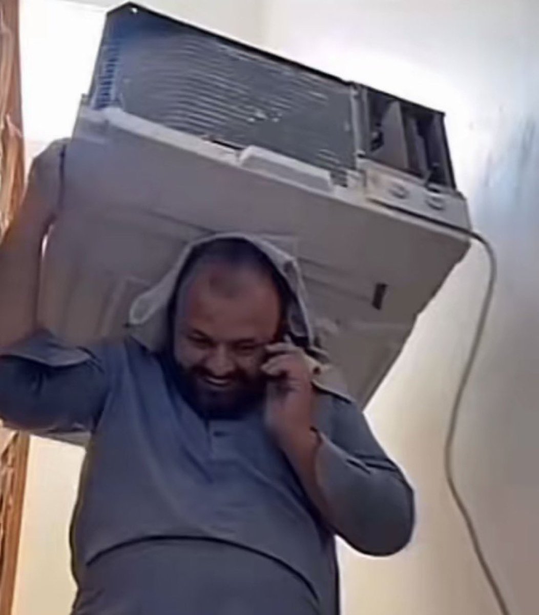 قورجس tweet media