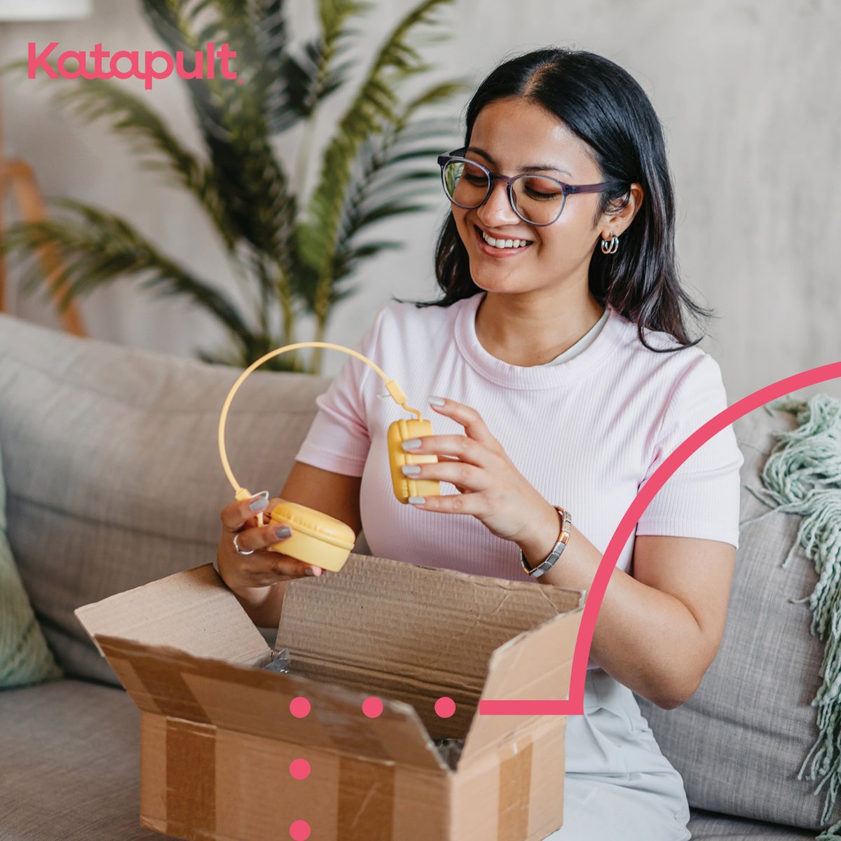 katapultpay's tweet image. 🌿 Forget spring cleaning—it's time for spring saving! ✨ Enjoy up to 70% off during Amazon’s Big Spring Sale + start a lease with #Katapult for as low as a $1 Initial Payment. No credit needed &amp;amp; pay over time! hubs.ly/Q048tdJZ0 

#Amazon #BigSpringSale #savings #nocredit