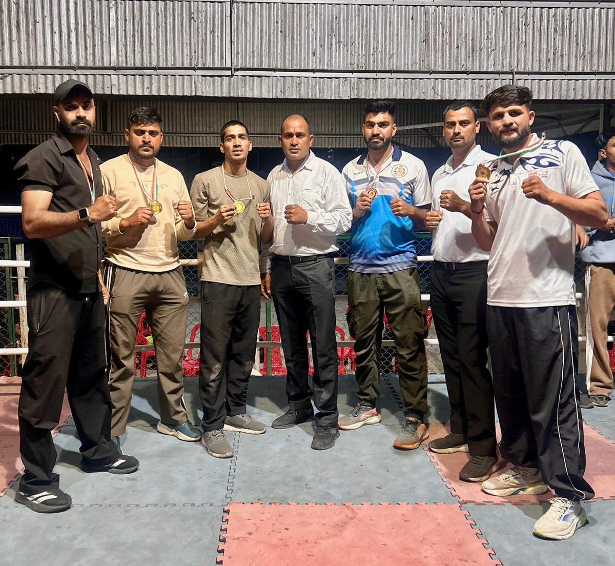 AdgpArmedJK's tweet image. J&amp;amp;K Police Central Sports #BoxingTeam today won 4 Gold &amp;amp; 1 Silver medals in UT Championship 2025–26 held at MA Stadium, #Jammu. A proud display of skill, rigorous training, discipline &amp;amp; continuous support from the department.
@JmuKmrPolice
