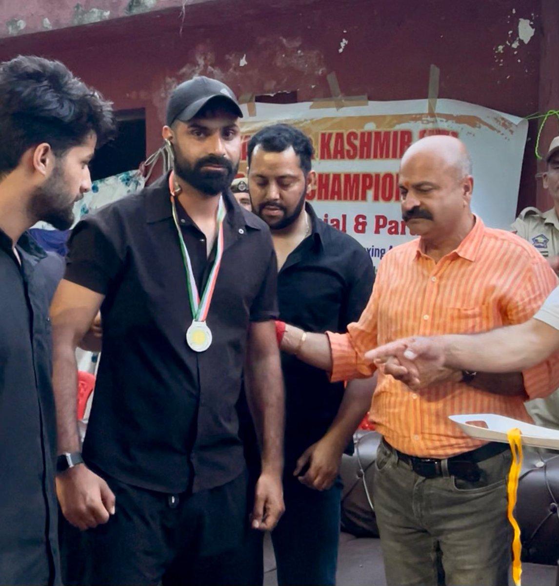 AdgpArmedJK's tweet image. J&amp;amp;K Police Central Sports #BoxingTeam today won 4 Gold &amp;amp; 1 Silver medals in UT Championship 2025–26 held at MA Stadium, #Jammu. A proud display of skill, rigorous training, discipline &amp;amp; continuous support from the department.
@JmuKmrPolice