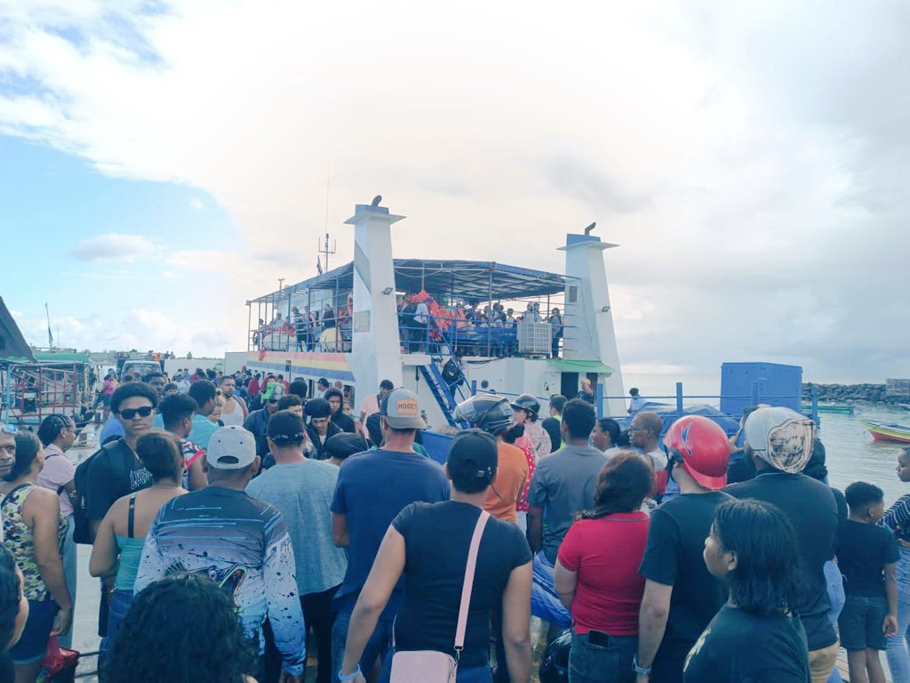 Visitantes nacionales llegan a Corn Island, listos para disfrutar de sus playas de arena blanca, aguas cristalinas y la calidez incomparable de su gente. 🏖️🐠

#NicaraguaÚnicaOriginal 
#RACCS