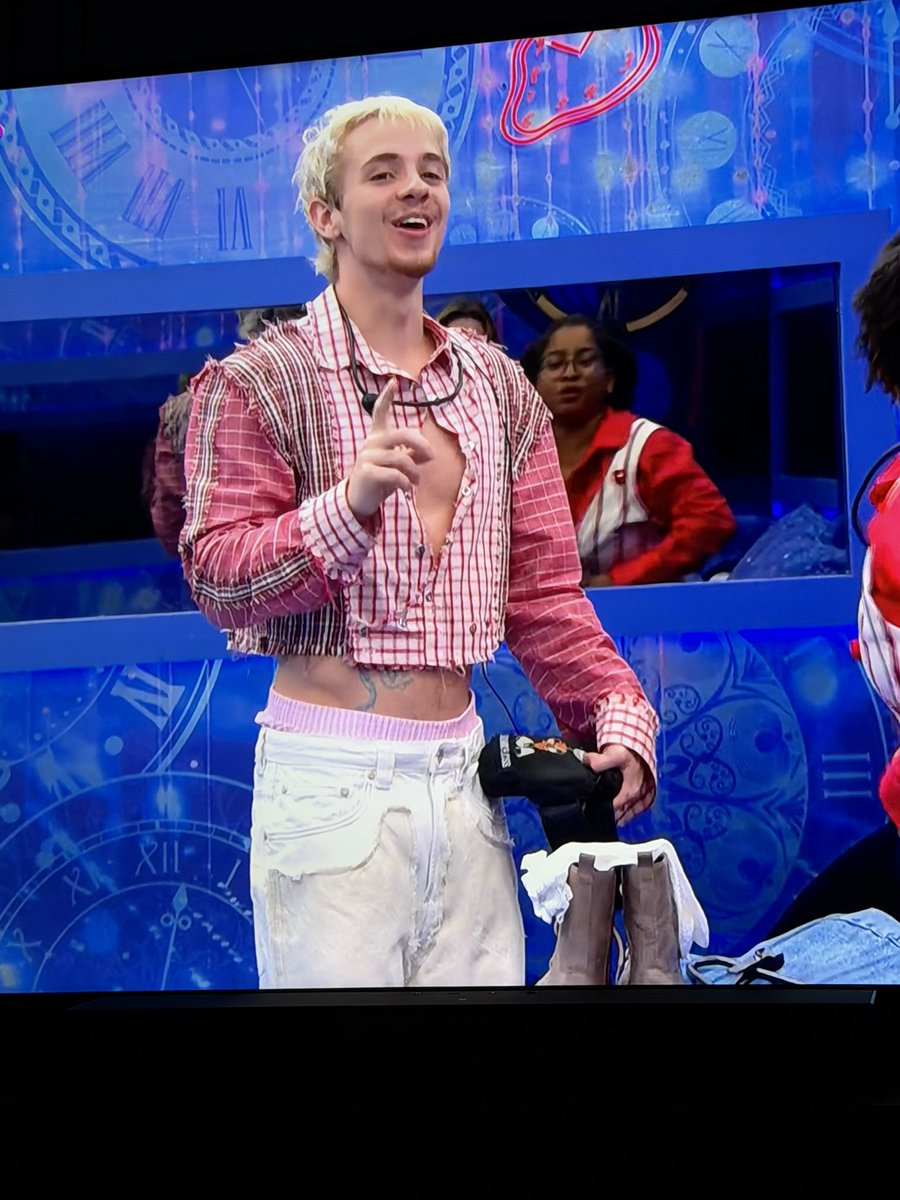 Vivi. 🏆🔎 🤠⚡☀️ tweet media