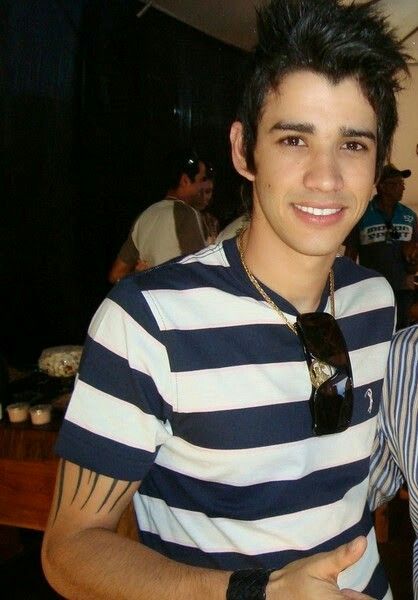 isabella #REDGREEN :3 tweet media