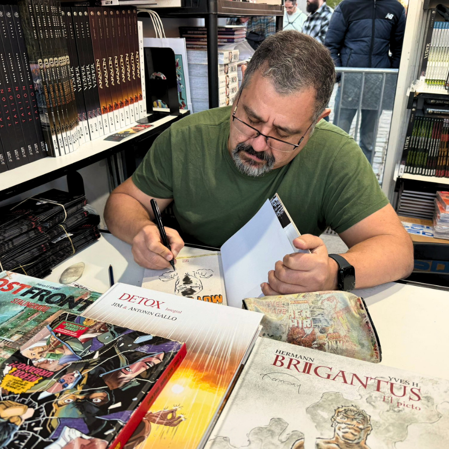 Tomos y Grapas Cómics tweet media