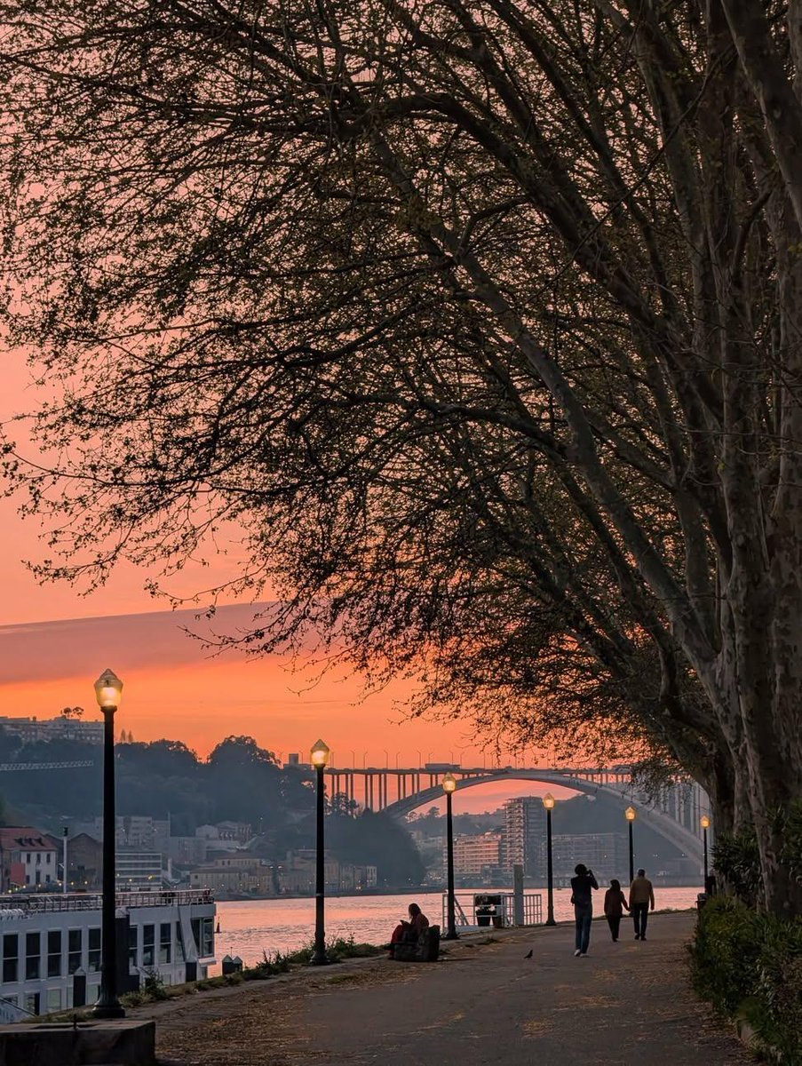 Porto: Ao entardecer no equinócio da primavera 🌷🌼🔆🌈