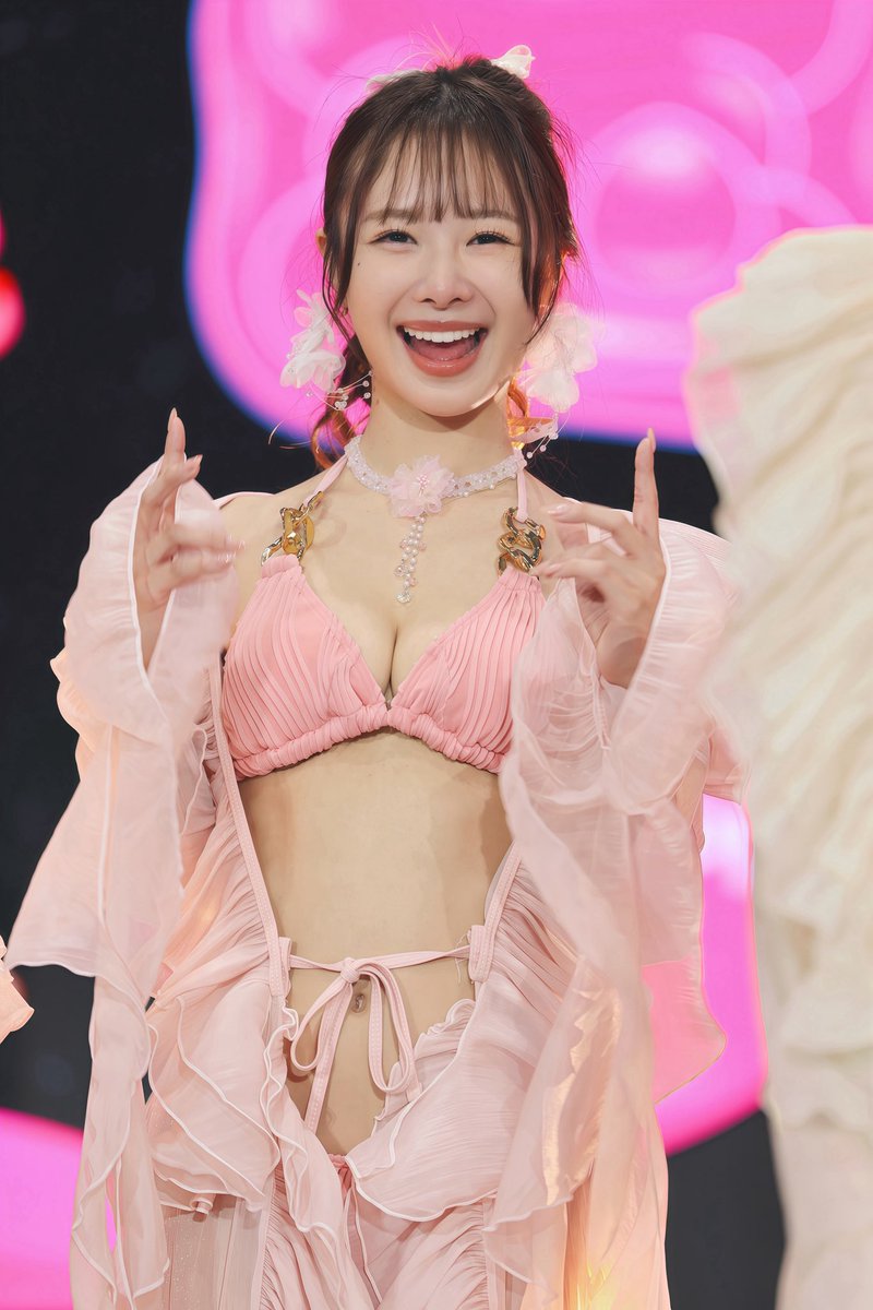 Kuriyama_Rio's tweet photo. 謝謝來見我的大家！
真的是很幸福的時光♡
我還會再來台灣的！
我愛你們🩷 https://t.co/jxuW5xex03