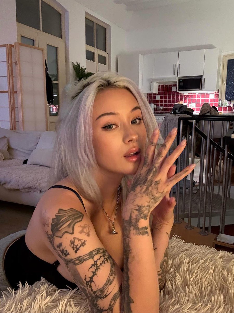 ☾ Ardella. tweet media