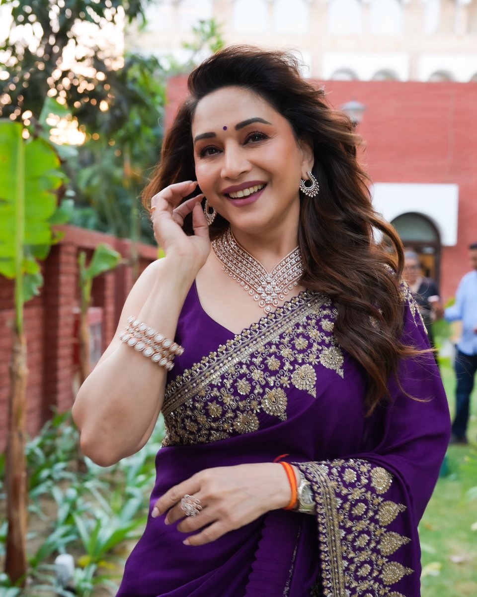 Madhuri Dixit Nene tweet media
