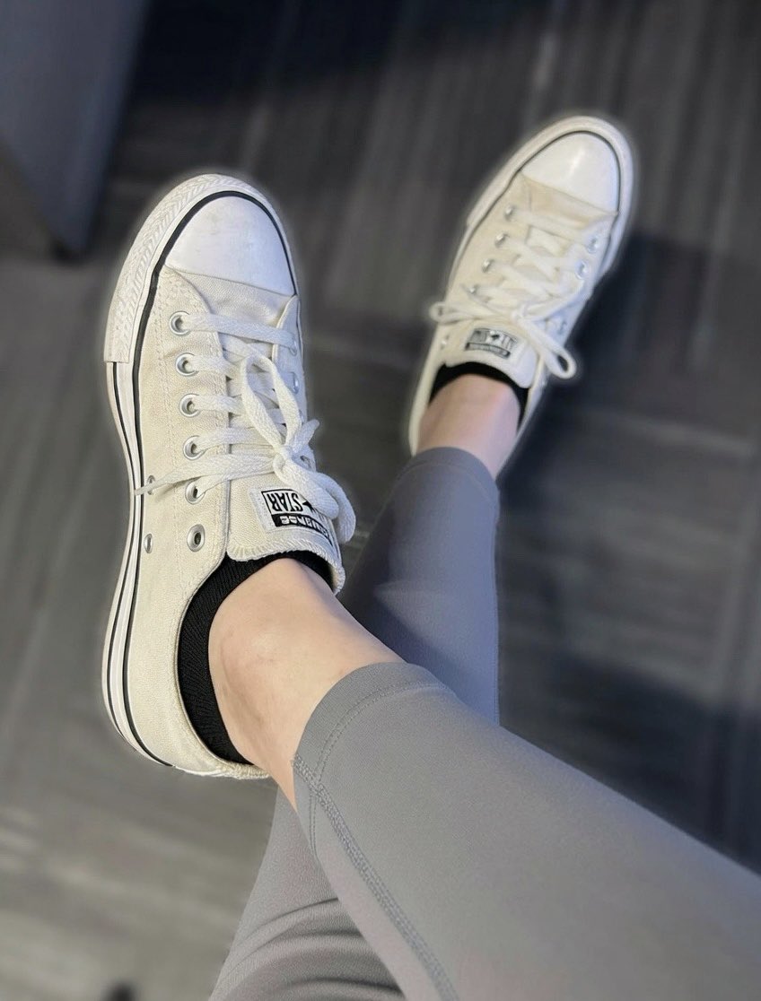 三线女作家 Chloe Zheng tweet media