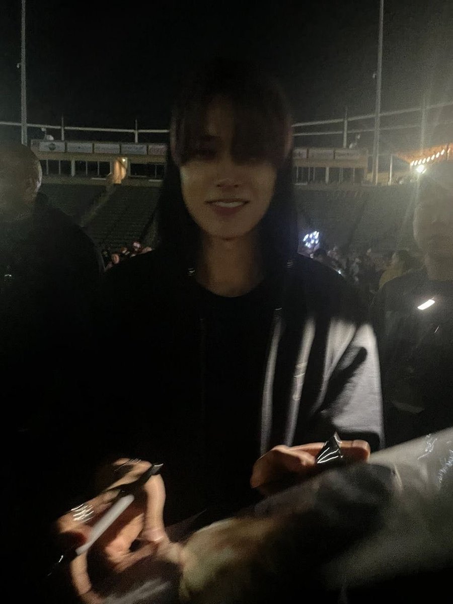 Darling⁷ tweet media