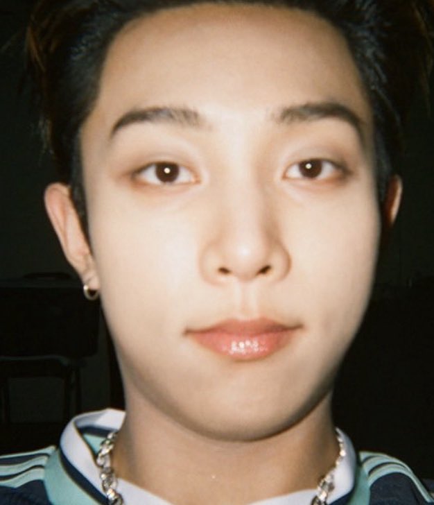 คนอื่นถ่ายให้                                                  ถ่ายเอง