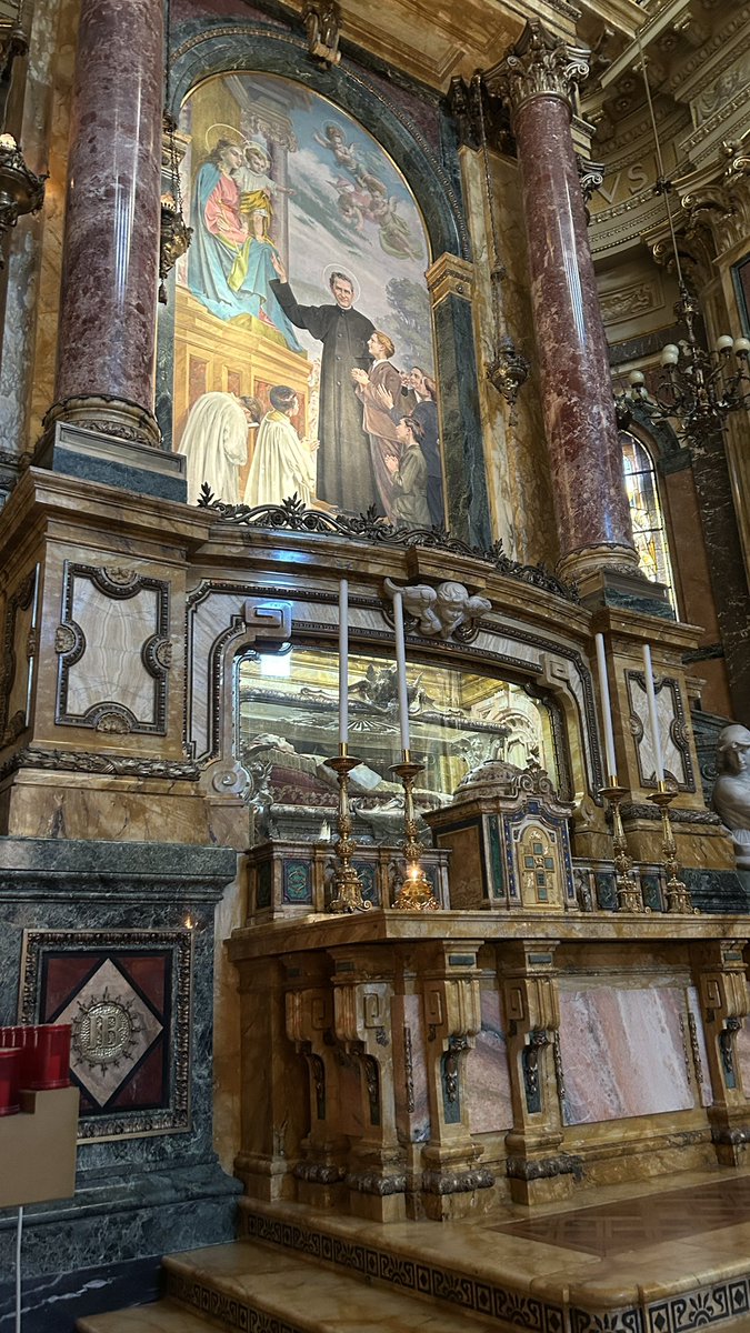 malvire08's tweet photo. Nadie llega a una casa salesiana, si no es de la mano de María Auxiliadora. 

Gracias por tanto.🥹🥰

📍Turin, Italia. https://t.co/HbyS0u5Hjc