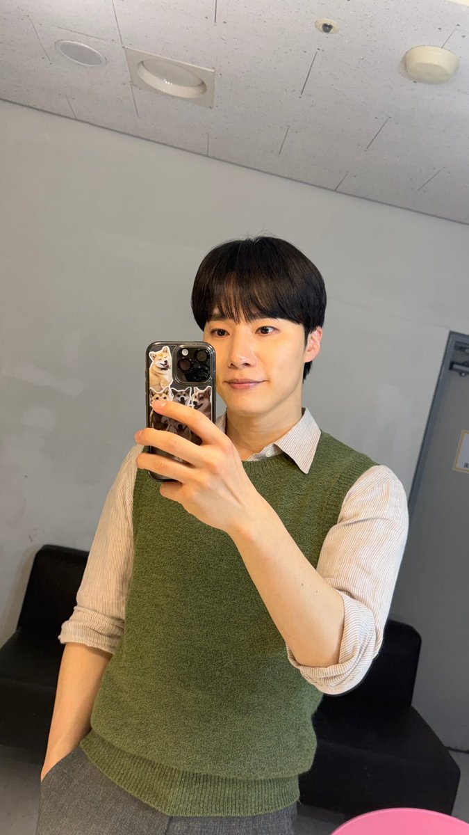 h0tchive's tweet photo. 230329 #문성일 배우님 인스타 스토리 https://t.co/g4AM4syTnM