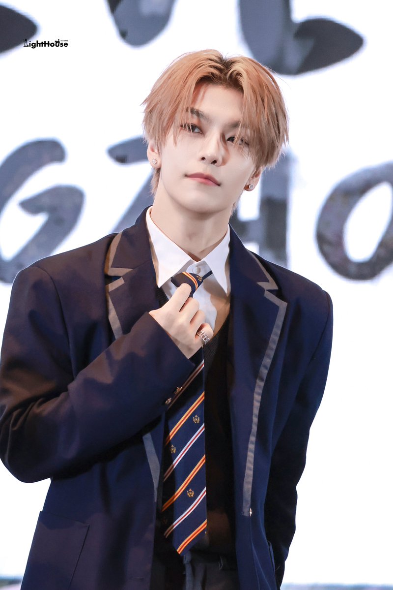 LightHouse tweet media