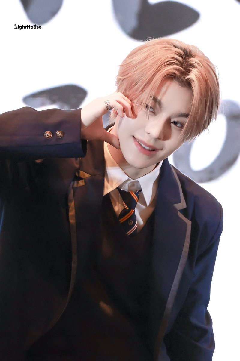 LightHouse tweet media