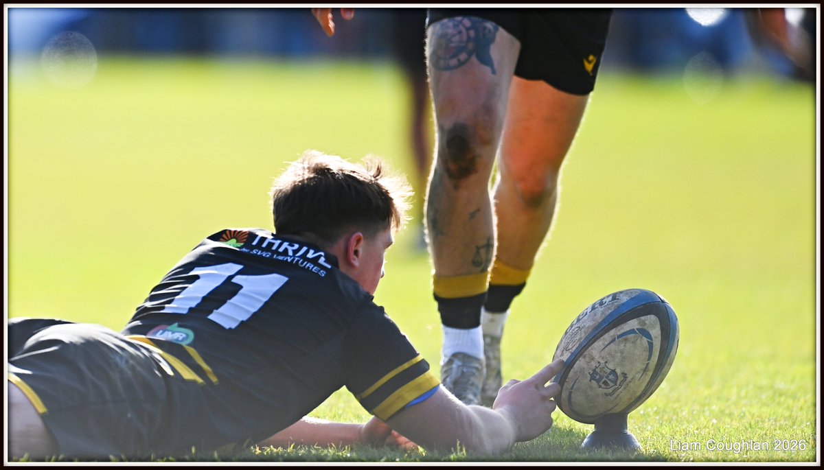 Liam09C's tweet photo. The devil is in the detail! Late penalty drama when ball management produced the finest margin of error. @YoungMunsterRFC ensured a simple ball strike with the aid of a finger.@StMarysRFC probably should have done likewise to win. Capital hospitality here today off the pitch #AIL https://t.co/8ow8NWVHRw