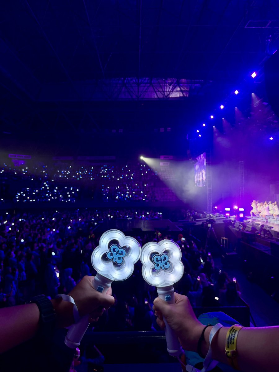 dede hanen tweet media