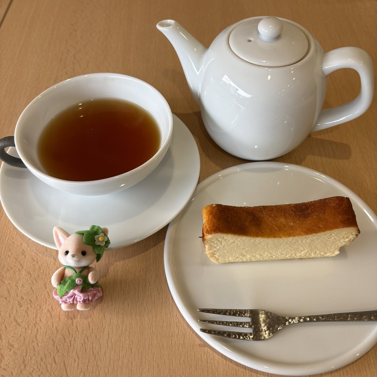 toko0113's tweet image. 今日のティータイム
ジュビロ負けたから美味しいものを…
久しぶりに moimoi へ
ディンブラとベイクドチーズケーキ
紅茶もケーキも美味しいお店です
おすすめ
ちょっと遠いけどまたいきたいな

#moimoi
#モイモイ
#おすすめ