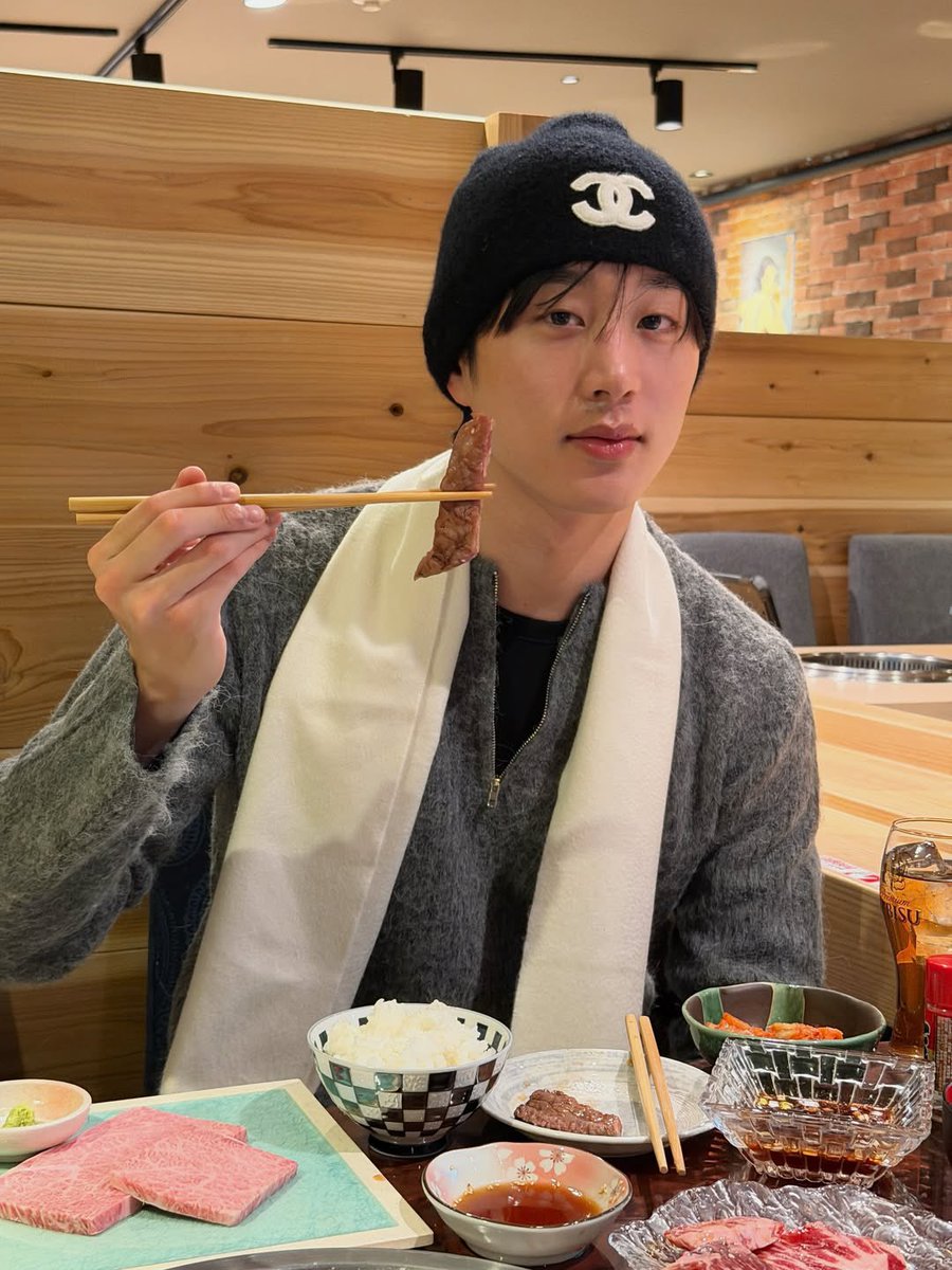 𝙀𝙨𝙩. tweet media