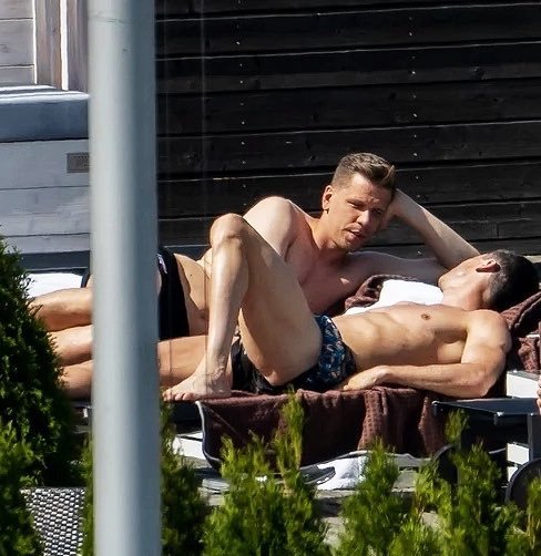 lewandowski's gay pr by noir, 🔜 CF22 tweet media