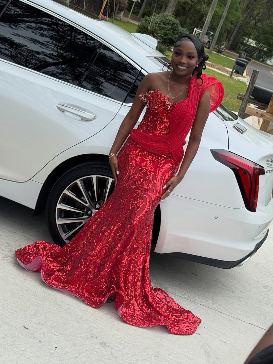 Farha0__'s tweet image. Late nights, hard work, and passion stitched into every detail ❤️ Now she’s off to prom in something made just for her.

Dress made by me 🥰🥰🥰

#promsaly #promnight #promdress #prom26 #atlantadesigner
