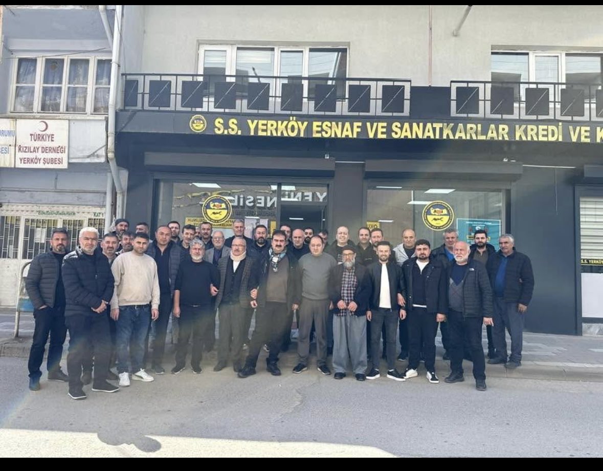 RafetTak's tweet photo. Yerköy de mağdur olan hükümet caddesi esnafları olarak esnaf kefalet kooperatifi ni ziyaret ettik caddemizin tekrar trafige açılıp 15 dakika ücretsiz park sonrası ücretli park olarak kalıcı şekilde devam etmesini istiyoruz..
#abdulkadirakgül
#süleymanşahan
#yerköybelediyesi https://t.co/Pl8Icl8LZe