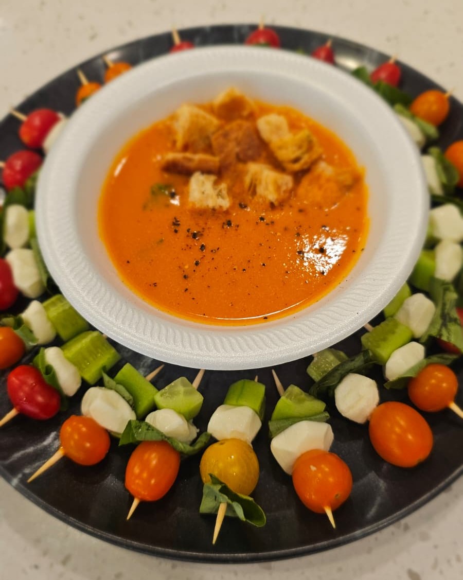 eetnawa's tweet photo. Made an all Trader Joe's vegetarian starter kit yesterday, lol. https://t.co/SEzo33OTdO